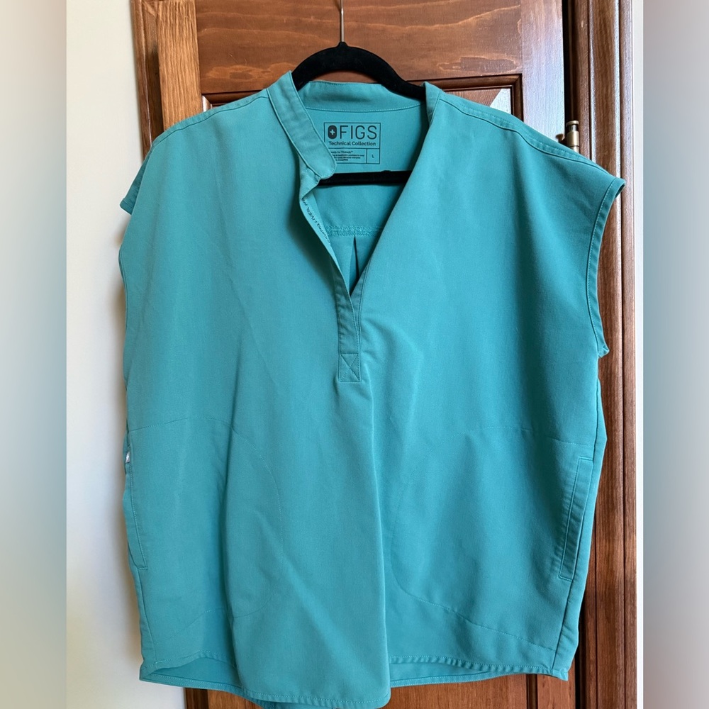 Marine Rafaela - Mandarin Collar Scrub Top
